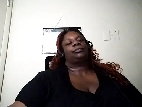 Snapshot of whitwhit86 chatting on September 27, 2:16 am whitwhit86 online show from September 27, 2:16 am