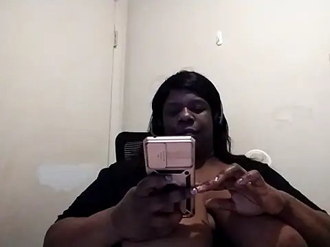 Snapshot of whitwhit86 chatting on October 24, 10:50 pm whitwhit86 online show from October 24, 10:50 pm