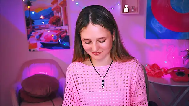 Snapshot of DeboraLarson chatting on December 13, 9:57 am DeboraLarson online show from December 13, 9:57 am