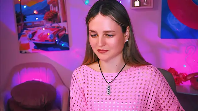 Snapshot of DeboraLarson chatting on December 13, 4:05 pm DeboraLarson online show from December 13, 4:05 pm