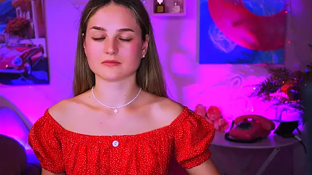 Snapshot of DeboraLarson chatting on January 12, 10:45 am DeboraLarson online show from January 12, 10:45 am