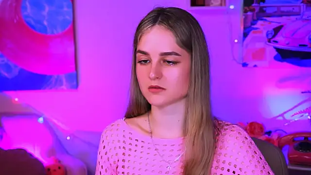 Snapshot of DeboraLarson chatting on March 7, 6:57 am DeboraLarson online show from March 7, 6:57 am