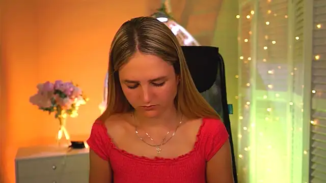 DeboraLarson online show from March 29, 3:06 am