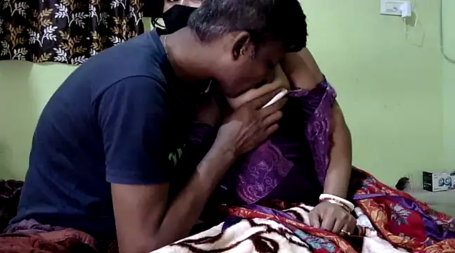 Snapshot of Couple_For_You18 chatting on December 22, 7:21 pm Couple For You18 online show from December 22, 7:21 pm