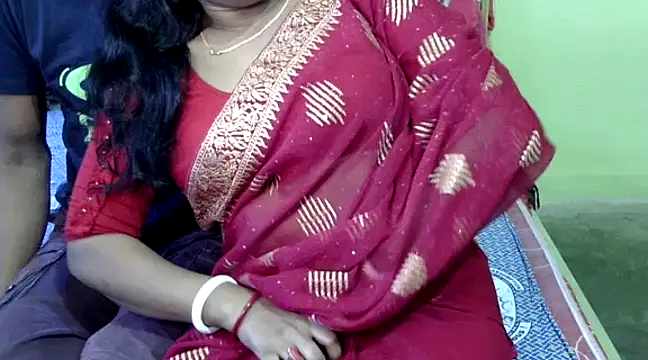 Snapshot of Couple_For_You18 chatting on December 31, 4:06 am Couple For You18 online show from December 31, 4:06 am