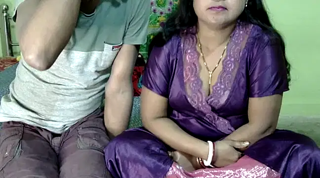 Snapshot of Couple_For_You18 chatting on January 6, 4:02 pm Couple For You18 online show from January 6, 4:02 pm