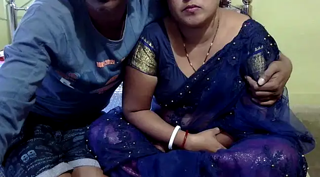 Snapshot of Couple_For_You18 chatting on January 8, 4:44 am Couple For You18 online show from January 8, 4:44 am