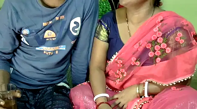 Snapshot of Couple_For_You18 chatting on January 15, 12:36 pm Couple For You18 online show from January 15, 12:36 pm