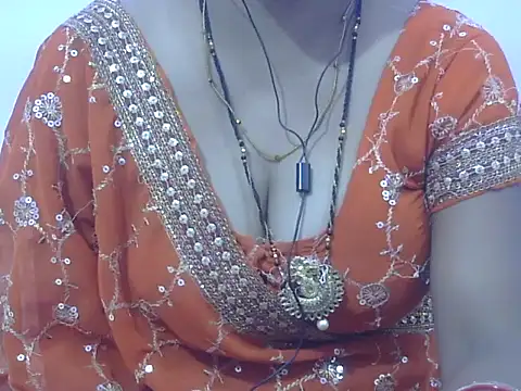 Snapshot of HOT-SEEMAA chatting on May 1, 6:56 pm HOT-SEEMAA online show from May 1, 6:56 pm