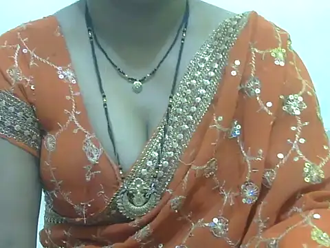 Snapshot of HOT-SEEMAA chatting on June 23, 5:44 pm HOT-SEEMAA online show from June 23, 5:44 pm