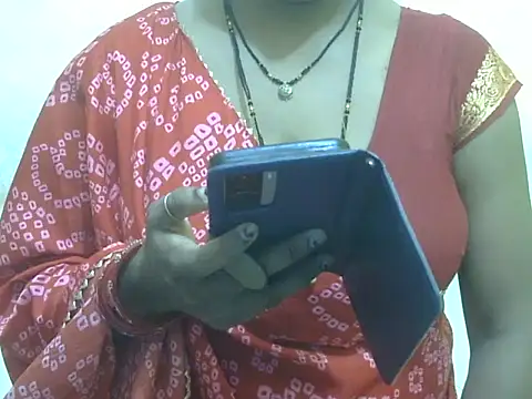 Snapshot of HOT-SEEMAA chatting on July 3, 6:47 pm HOT-SEEMAA online show from July 3, 6:47 pm
