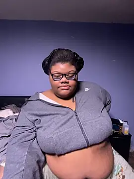 Snapshot of dondivax3 chatting on May 13, 6:33 am dondivax3 online show from May 13, 6:33 am