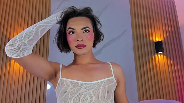 Snapshot of miss_Ari chatting on December 16, 7:32 pm miss Ari online show from December 16, 7:32 pm