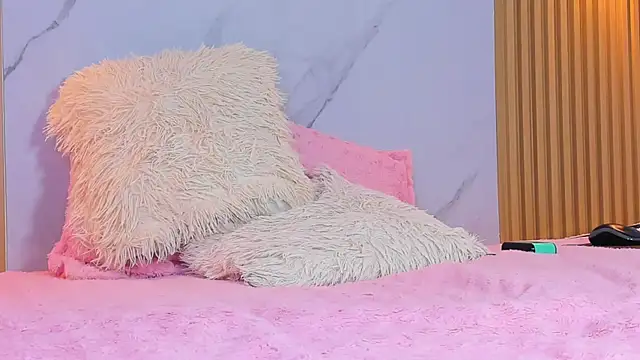 Snapshot of miss_Ari chatting on December 24, 1:16 am miss Ari online show from December 24, 1:16 am