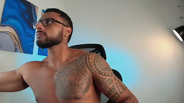 LiamGarcia1 online show from February 18, 4:03 pm