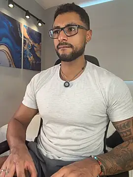 LiamGarcia1 online show from May 21, 6:15 pm