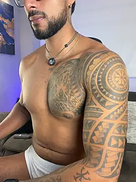 Snapshot of LiamGarcia1 chatting on June 24, 3:11 pm LiamGarcia1 online show from June 24, 3:11 pm