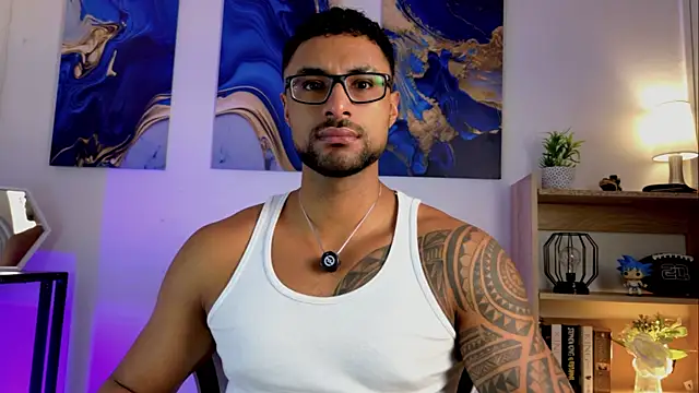 Snapshot of LiamGarcia1 chatting on July 8, 2:32 pm LiamGarcia1 online show from July 8, 2:32 pm