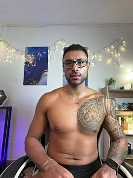 Snapshot of LiamGarcia1 chatting on July 10, 2:08 pm LiamGarcia1 online show from July 10, 2:08 pm