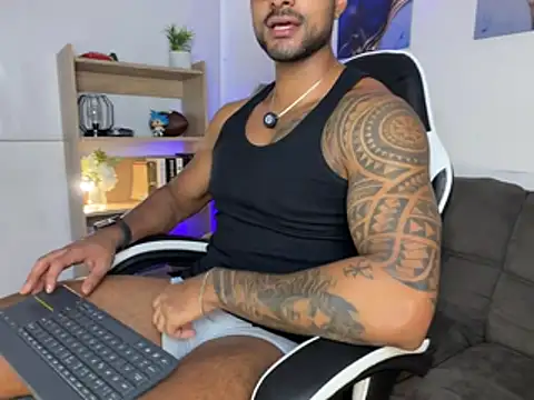 Snapshot of LiamGarcia1 chatting on July 17, 7:30 pm LiamGarcia1 online show from July 17, 7:30 pm