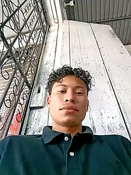 Snapshot of kgmc2 chatting on December 17, 5:15 pm kgmc2 online show from December 17, 5:15 pm