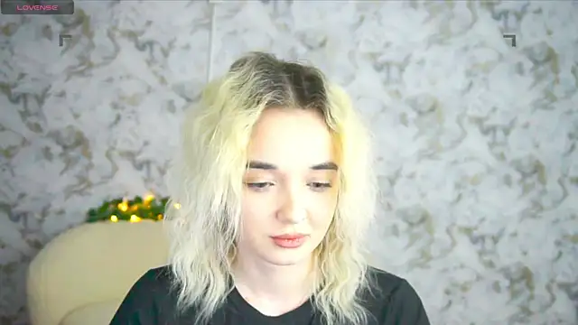 Snapshot of Ashley_S chatting on April 20, 10:11 pm Ashley S online show from April 20, 10:11 pm