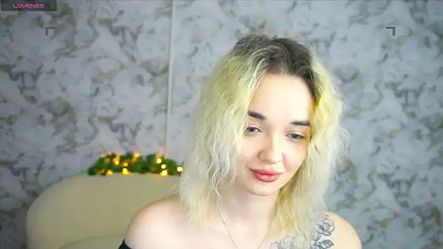 Snapshot of Ashley_S chatting on April 30, 10:25 pm Ashley S online show from April 30, 10:25 pm