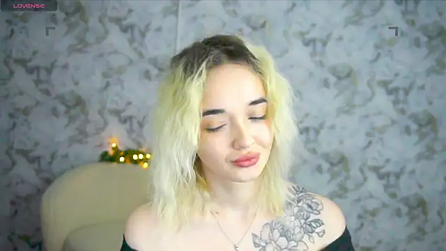 Snapshot of Ashley_S chatting on May 4, 10:28 pm Ashley S online show from May 4, 10:28 pm