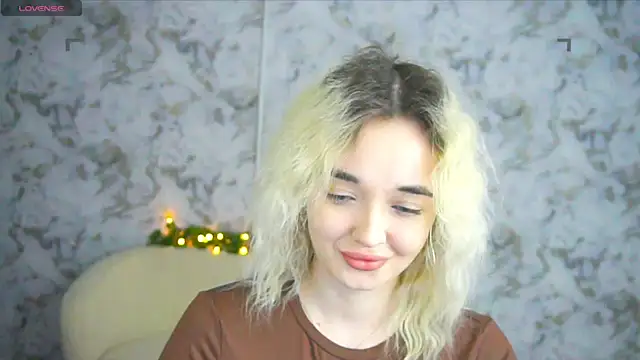 Snapshot of Ashley_S chatting on May 6, 10:15 pm Ashley S online show from May 6, 10:15 pm