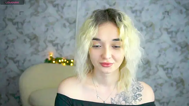 Snapshot of Ashley_S chatting on May 10, 10:26 pm Ashley S online show from May 10, 10:26 pm