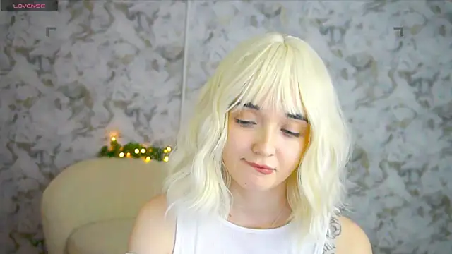 Snapshot of Ashley_S chatting on May 18, 4:07 am Ashley S online show from May 18, 4:07 am