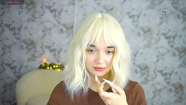 Snapshot of Ashley_S chatting on May 19, 1:56 am Ashley S online show from May 19, 1:56 am