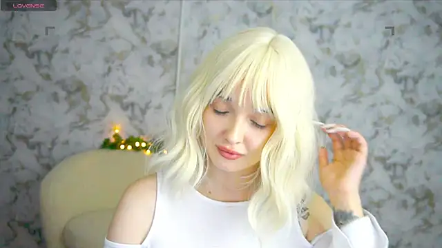 Snapshot of Ashley_S chatting on May 27, 1:57 am Ashley S online show from May 27, 1:57 am