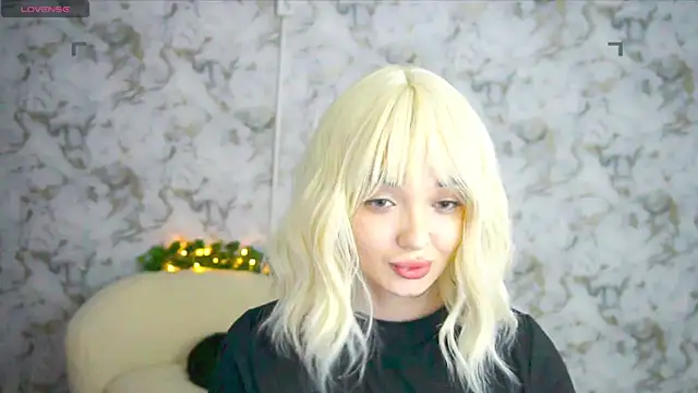 Snapshot of Ashley_S chatting on June 1, 10:33 pm Ashley S online show from June 1, 10:33 pm