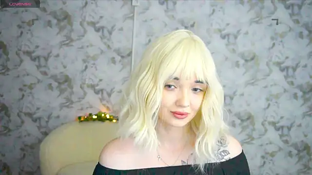 Snapshot of Ashley_S chatting on June 3, 10:26 pm Ashley S online show from June 3, 10:26 pm