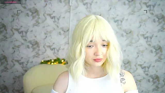 Snapshot of Ashley_S chatting on June 9, 10:21 pm Ashley S online show from June 9, 10:21 pm