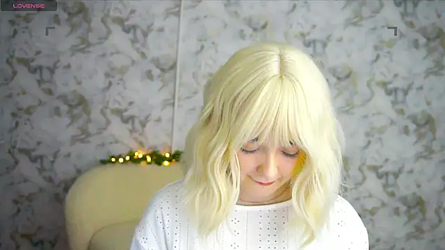 Snapshot of Ashley_S chatting on June 13, 10:18 pm Ashley S online show from June 13, 10:18 pm
