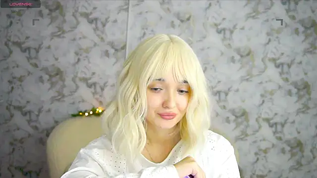 Snapshot of Ashley_S chatting on June 14, 2:24 am Ashley S online show from June 14, 2:24 am