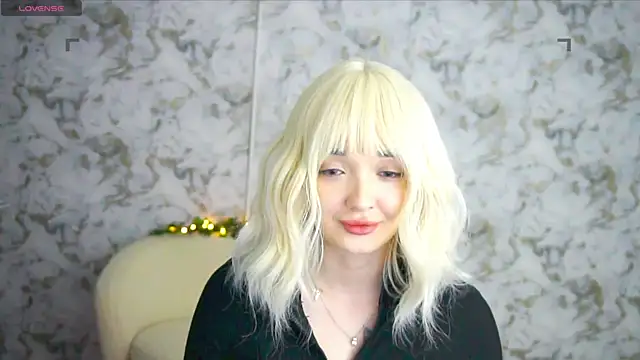 Snapshot of Ashley_S chatting on June 14, 10:23 pm Ashley S online show from June 14, 10:23 pm
