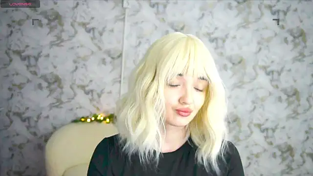 Snapshot of Ashley_S chatting on June 16, 10:23 pm Ashley S online show from June 16, 10:23 pm
