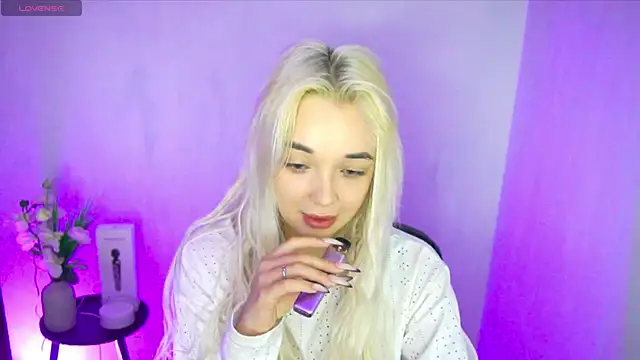 Snapshot of Ashley_S chatting on July 21, 10:12 pm Ashley S online show from July 21, 10:12 pm