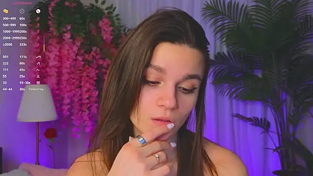 Snapshot of EvaHair chatting on February 3, 2:53 am EvaHair online show from February 3, 2:53 am