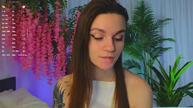 Snapshot of EvaHair chatting on April 21, 2:51 am EvaHair online show from April 21, 2:51 am