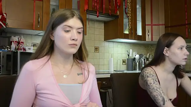 HotCaramellsTV online show from February 1, 11:20 am