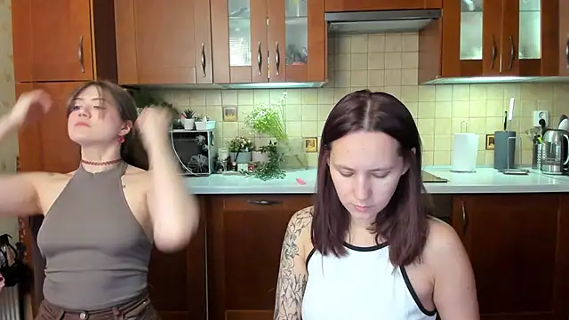 HotCaramellsTV online show from April 13, 10:21 am