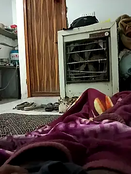 Snapshot of pintuS40 chatting on February 11, 7:23 am pintuS40 online show from February 11, 7:23 am