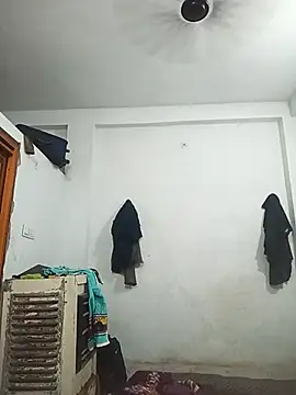 Snapshot of pintuS40 chatting on February 24, 1:24 am pintuS40 online show from February 24, 1:24 am