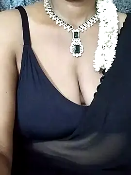 Snapshot of sophia600 chatting on December 14, 5:25 pm sophia600 online show from December 14, 5:25 pm