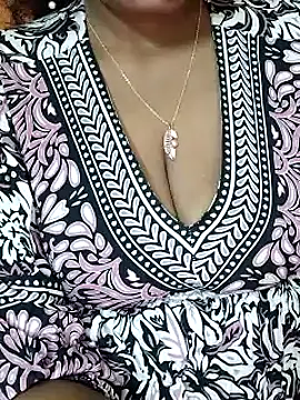 Snapshot of sophia600 chatting on December 24, 5:02 pm sophia600 online show from December 24, 5:02 pm