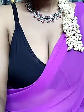 Snapshot of sophia600 chatting on December 26, 5:40 pm sophia600 online show from December 26, 5:40 pm